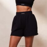 Lounge välttämätön crop top & shortsit setti musta vaatteet naiset D46R26858 - Image 4
